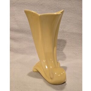 VTG Original Collectible Monmouth Pottery Vase Satin Matte Yellow Cornucopia USA
